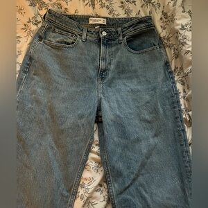 Abercrombie 90’s relaxed jeans curve love